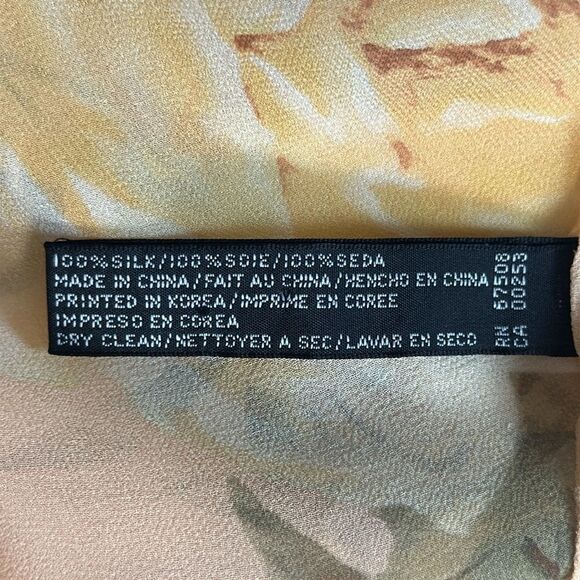 Ellen Tracy Silk Square Scarf Peach Roses Floral Print Lightweight Chiffon - Picture 10 of 10